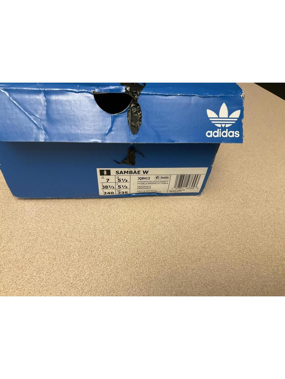 New! Womens Adidas Sambae Leather/Suede White/Metallic Silver Shoes. Size 7. - Picture 3 of 10